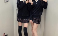 白色超短裙美女热舞